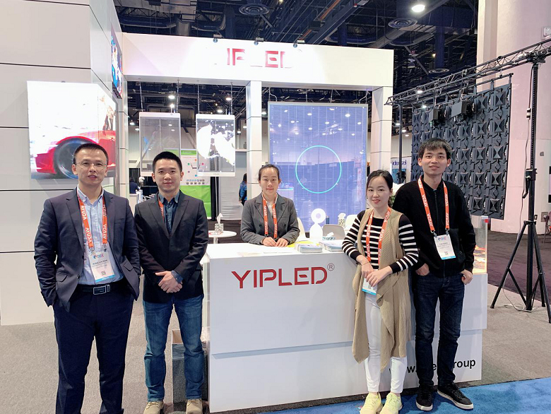 yipled-and-xmozu-successfully-debuted-at-dse-2019